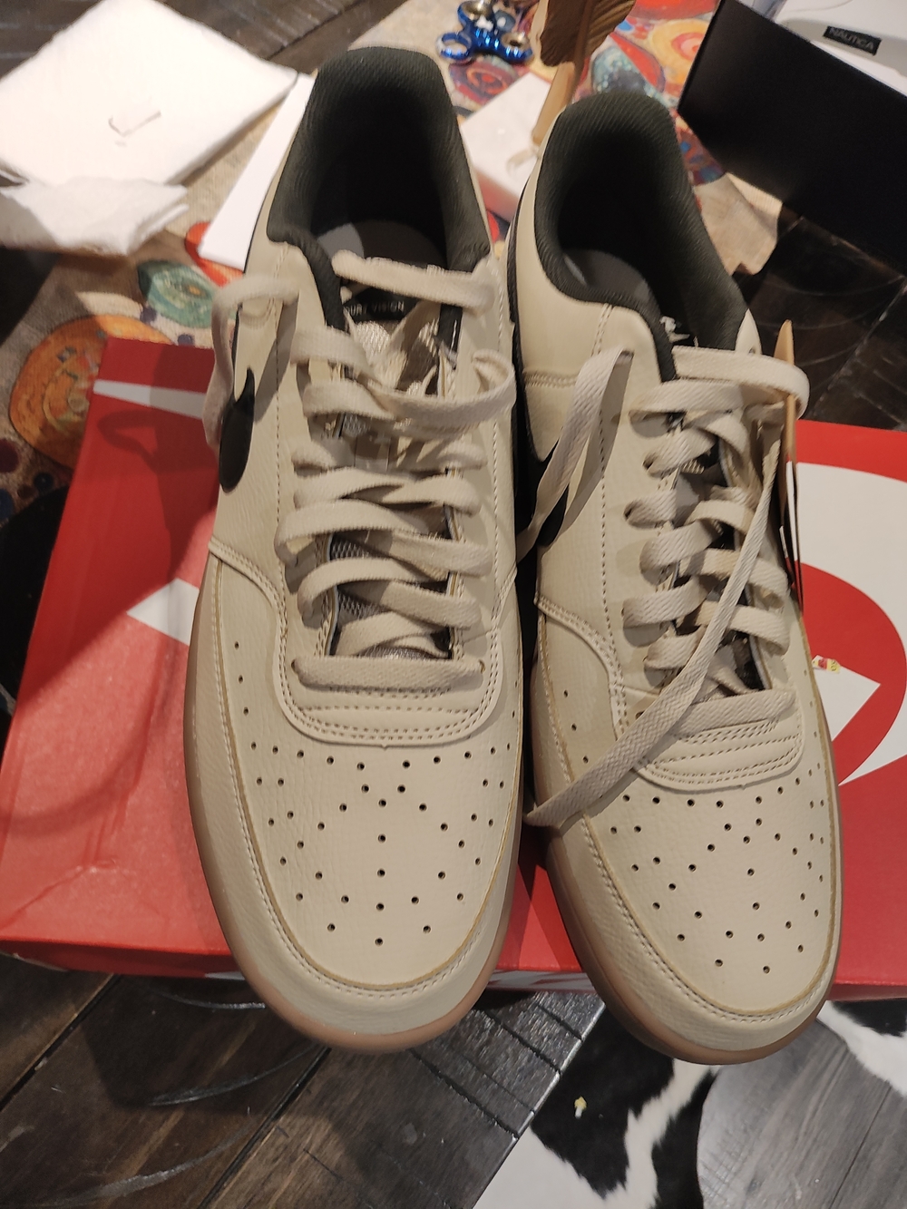 Nike Men's Cream Sneakers with Black Swoosh 13